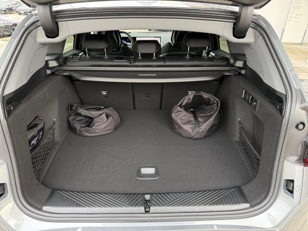 vehicle-2976213-11-3