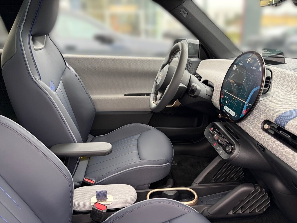 vehicle-2984898-11-3