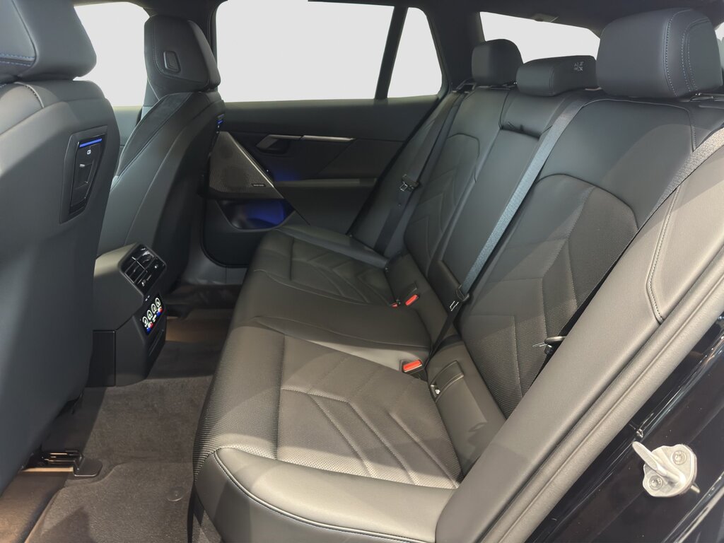 vehicle-2988090-11-3