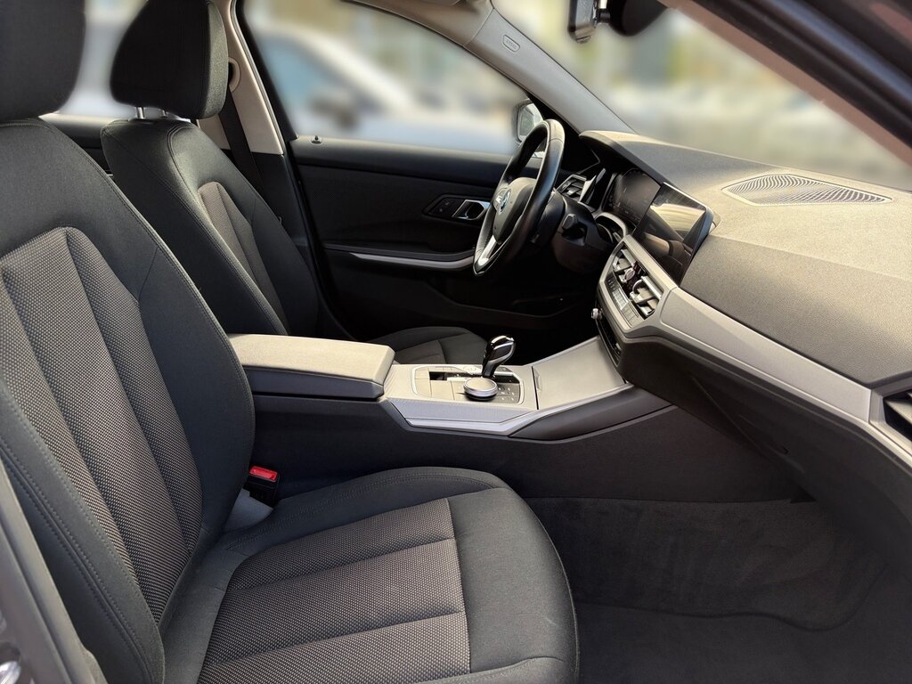 vehicle-2990779-12-3