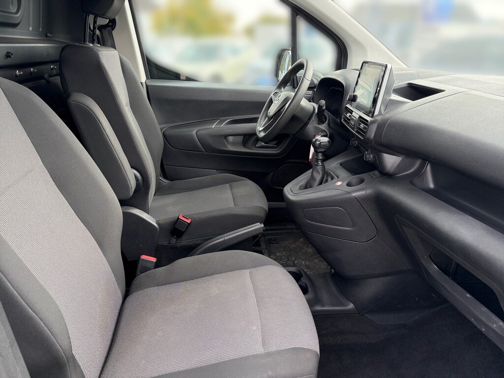 vehicle-3000140-11-3