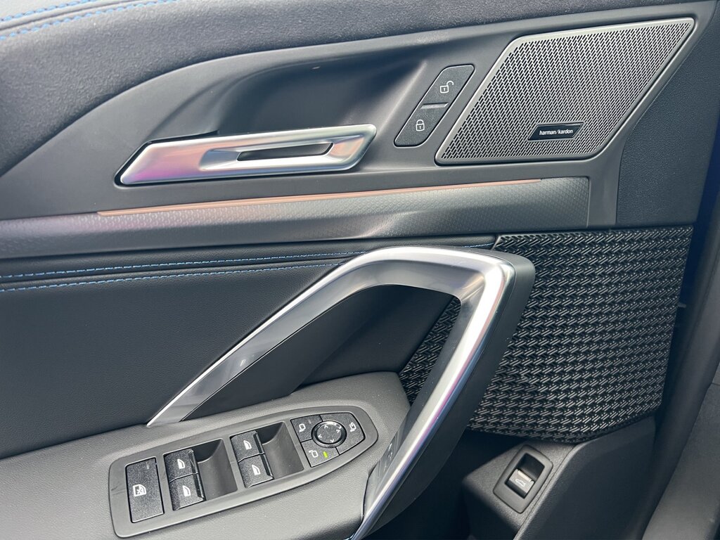 vehicle-3007123-10-3