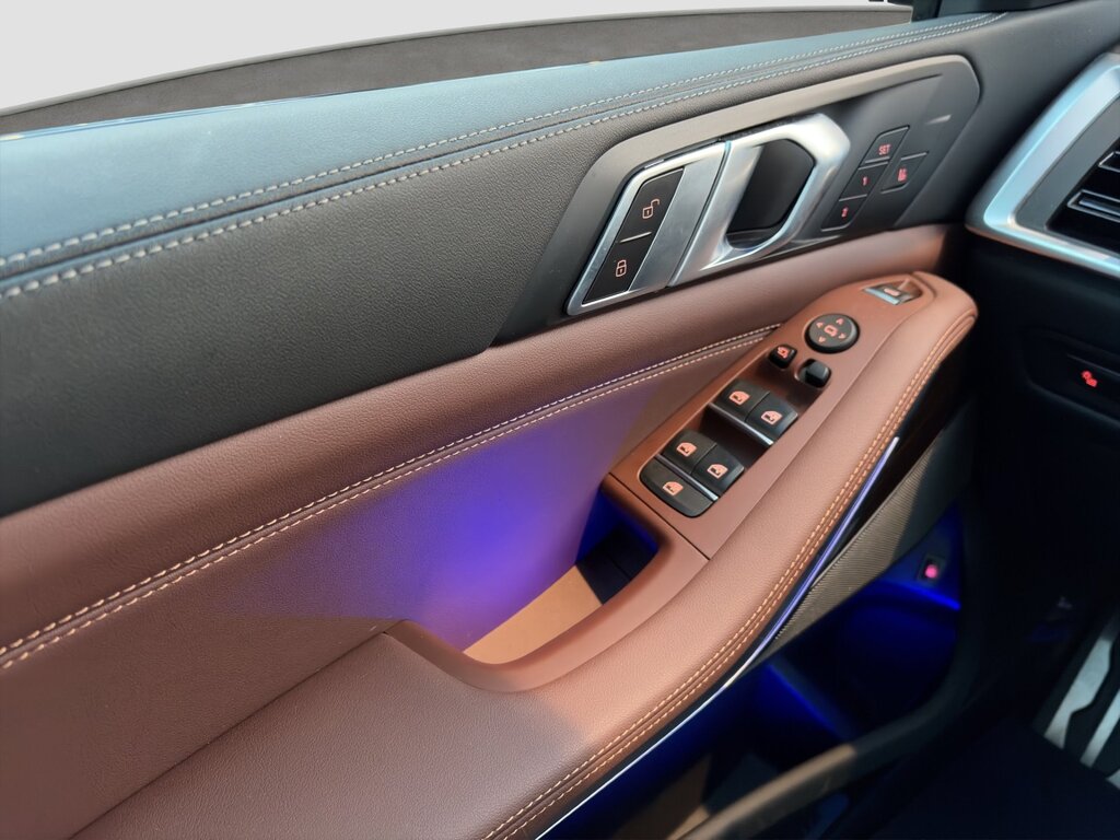 vehicle-3008891-11-2