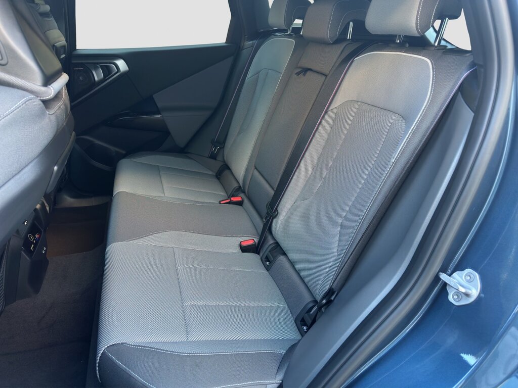 vehicle-3016023-12-3