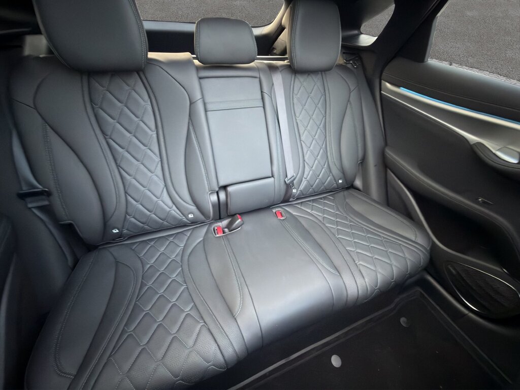 vehicle-3016198-11-2