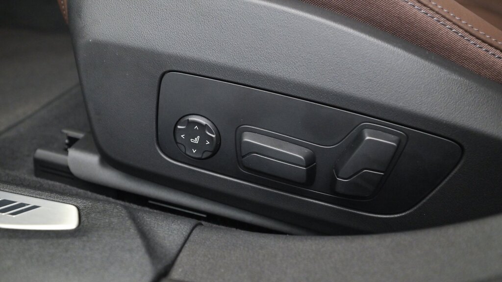 vehicle-3016680-17-3