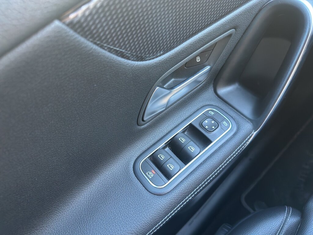 vehicle-3019582-11-3