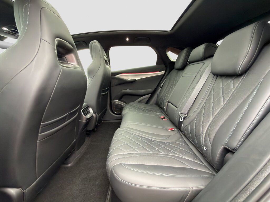 vehicle-3019868-10-2