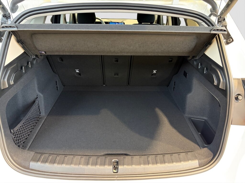 vehicle-2887608-11