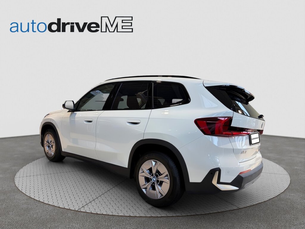 vehicle-2887608-2
