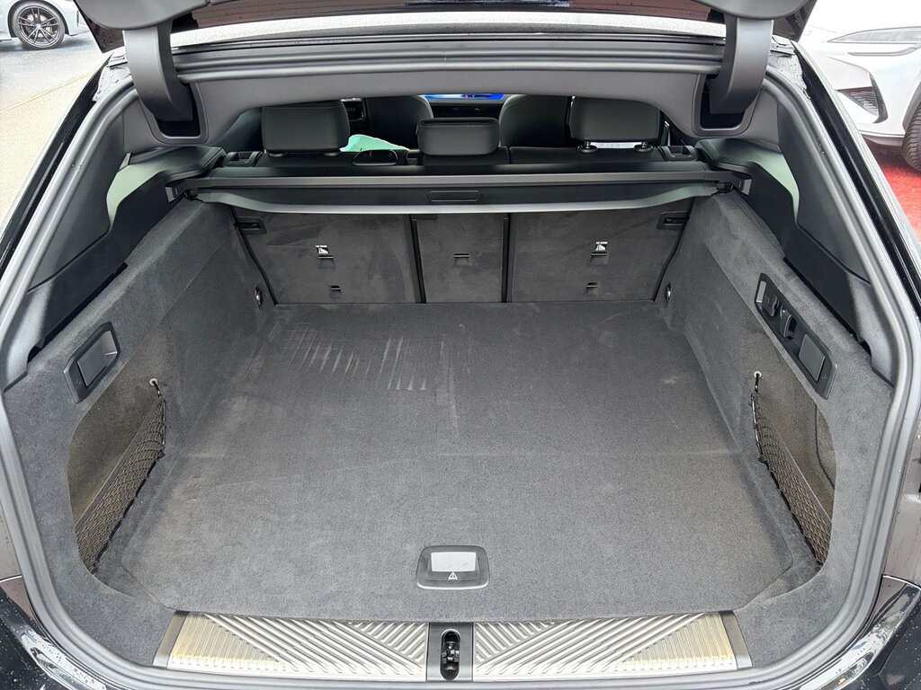 vehicle-2914418-11