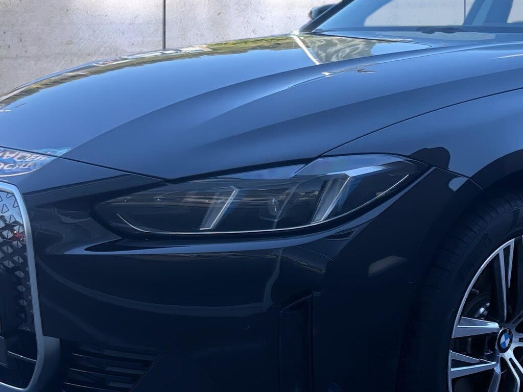 vehicle-2924080-2