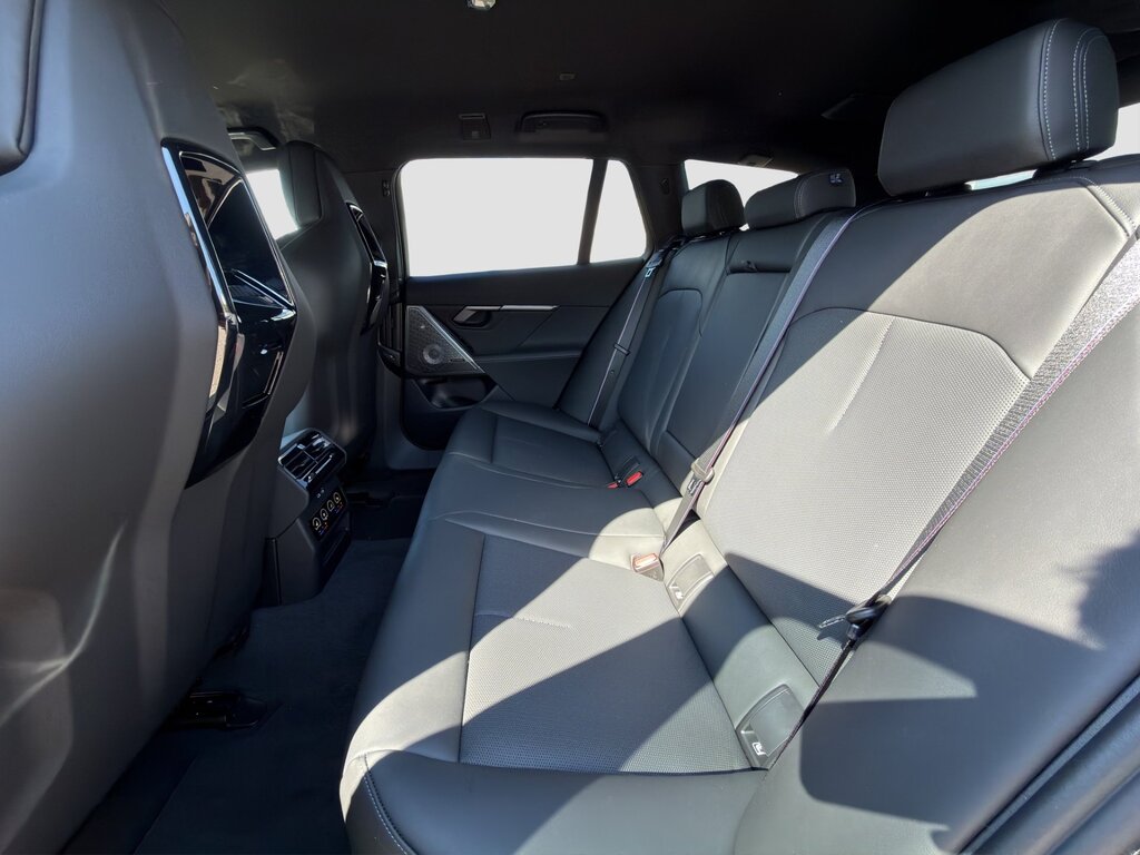 vehicle-3007243-11
