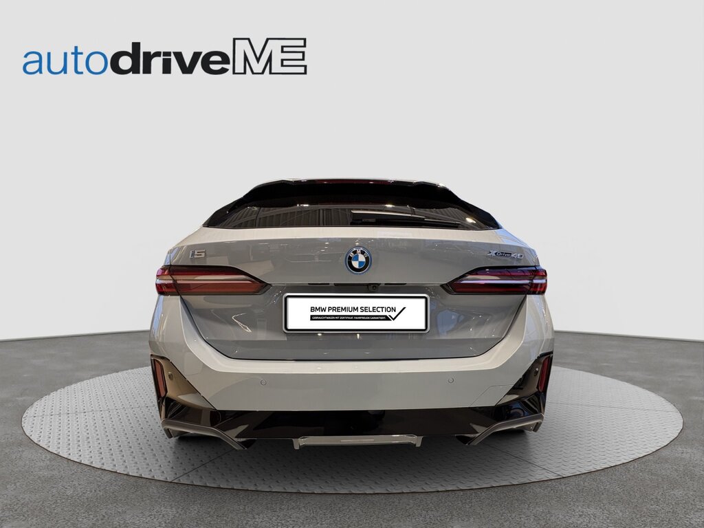 vehicle-3015986-4