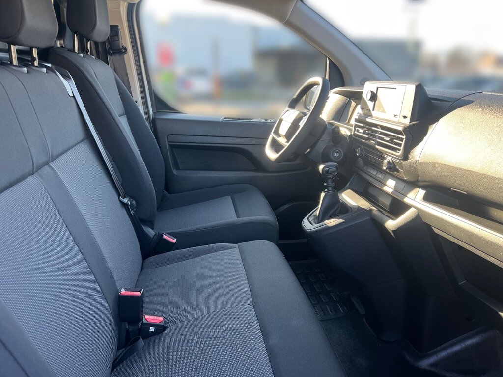 vehicle-3016836-11