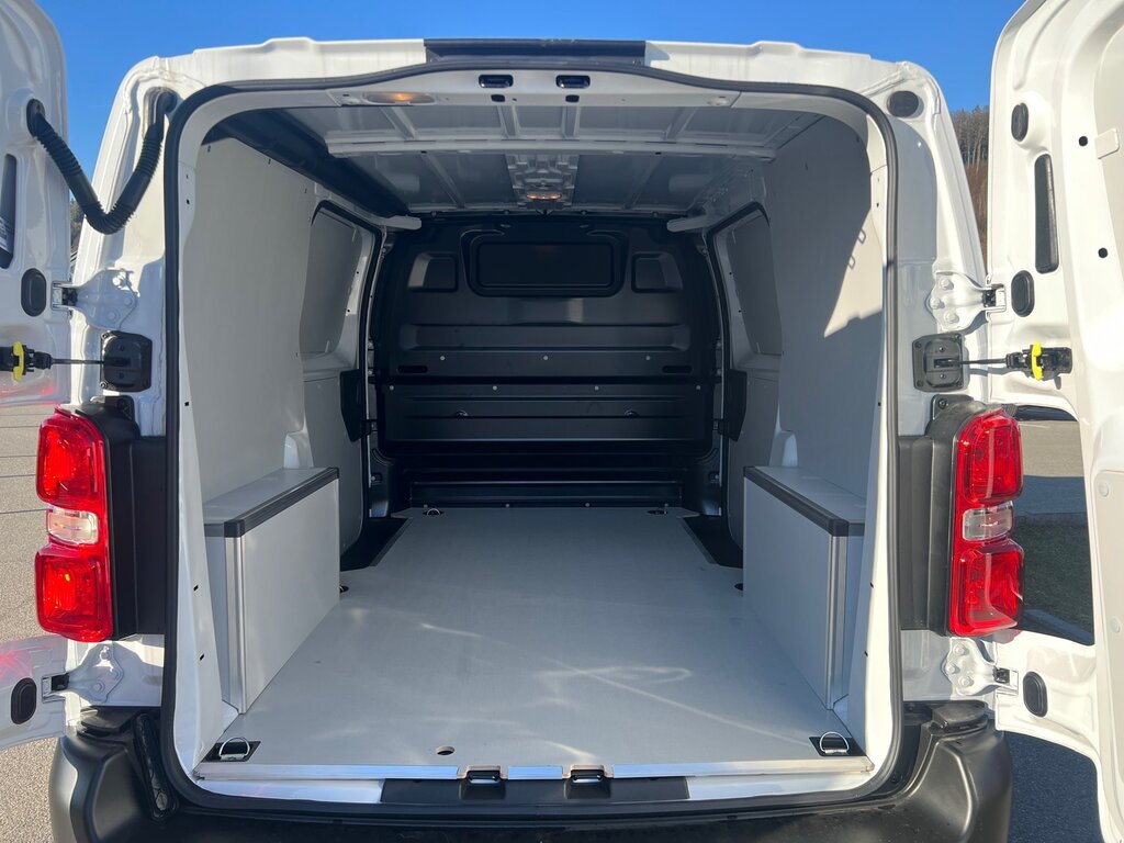 vehicle-3016836-9