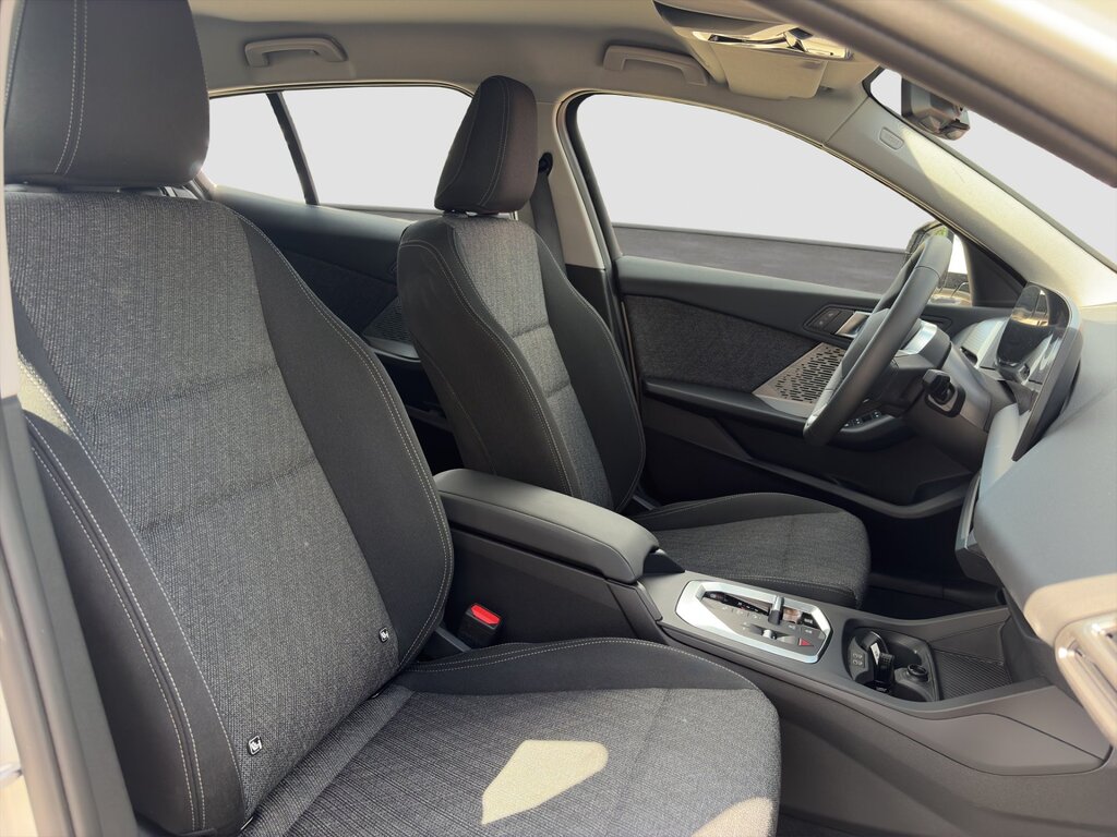 vehicle-3043528-17