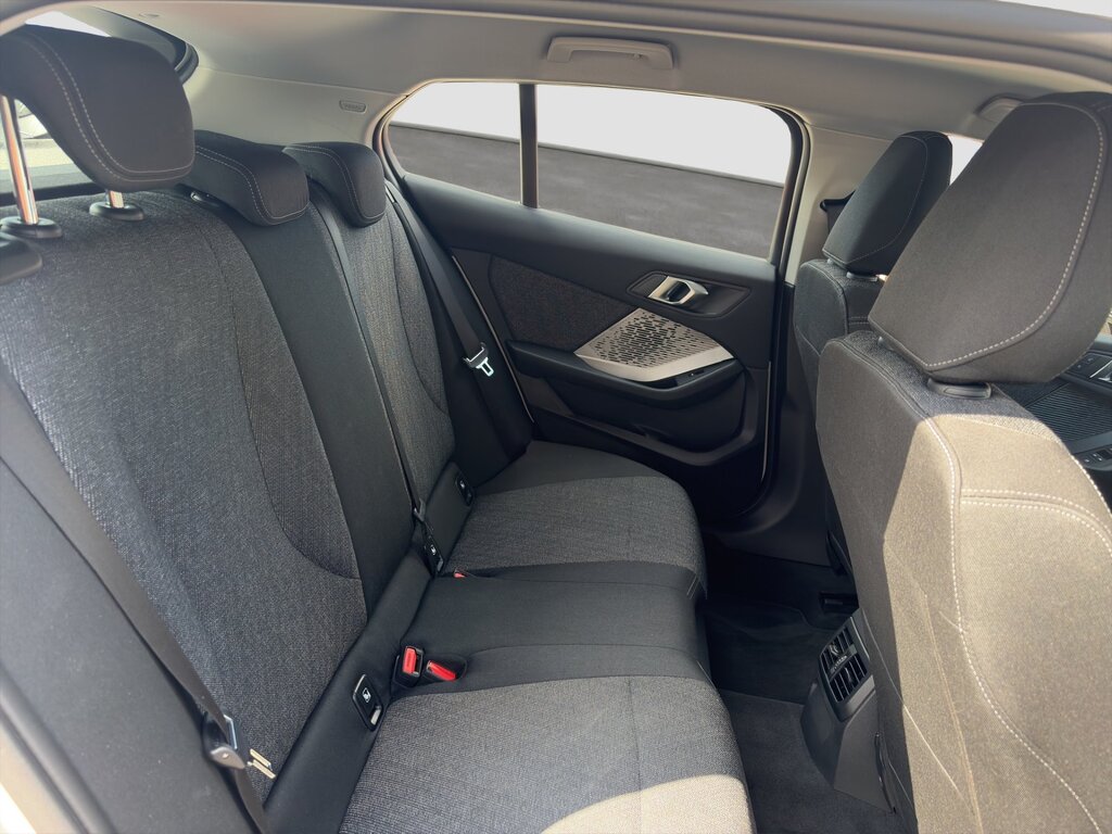 vehicle-3043528-18