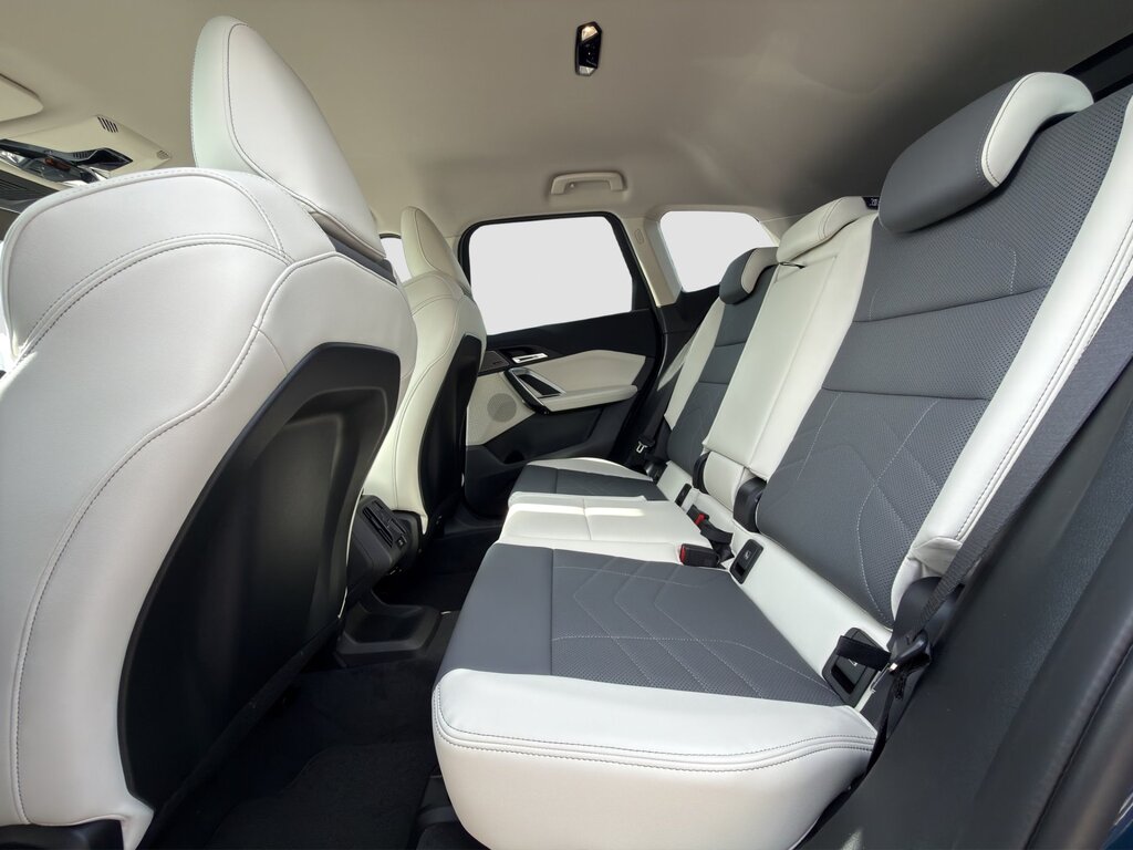 vehicle-3093584-11
