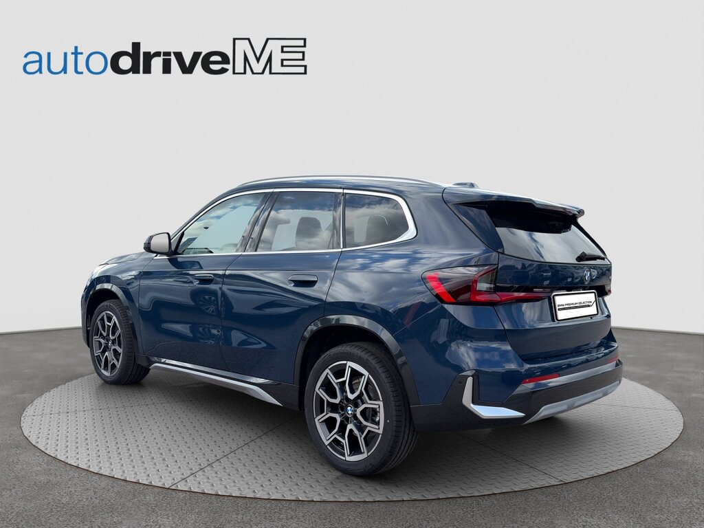 vehicle-3093584-3