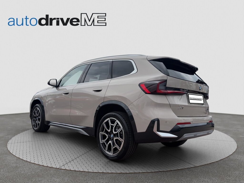 vehicle-3093596-3